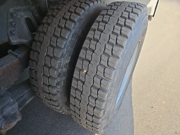 1997-international-2674-image-17