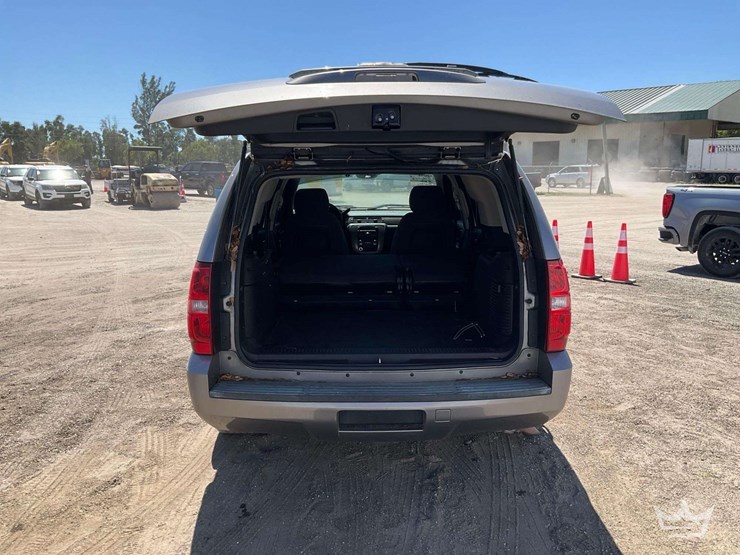 2009-chevrolet-tahoe-image-28