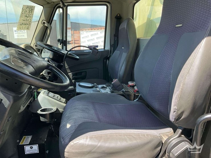 2015-international-durastar-4300-image-21