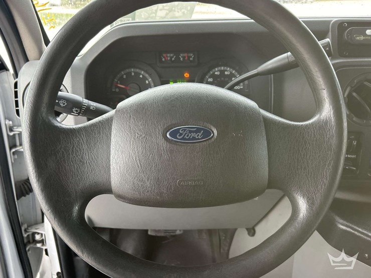 2015-ford-e350-image-13