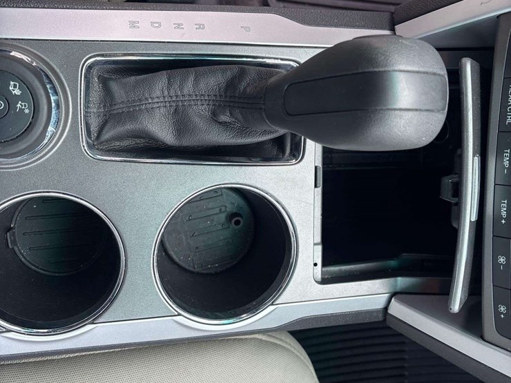 2013-ford-explorer-image-16