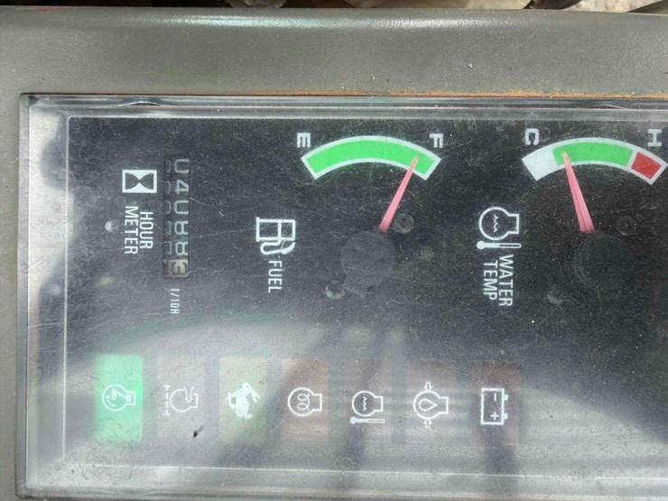 2013-takeuchi-tb280fr-image-16