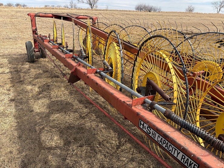 h&s-18-wheel-pull-type-rake-image-13