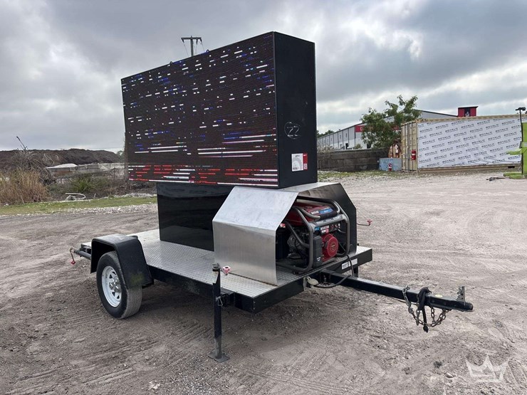 2016-280-trailers-towable-led-advertisement-board-image-2