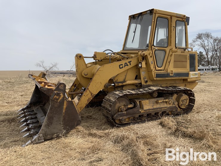 caterpillar-943-track-loader-image-1