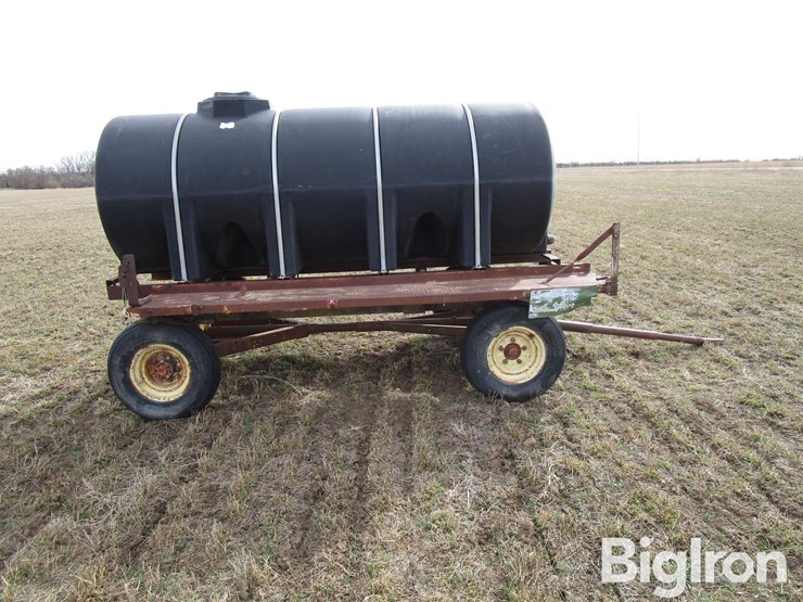 1025-gallon-water-tank-on-trailer-image-4