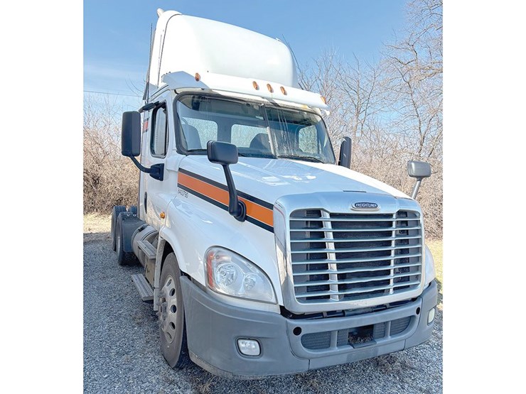 2017-freightliner-cascadia-125-image-1