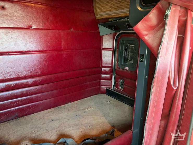 1994-peterbilt-377-image-20