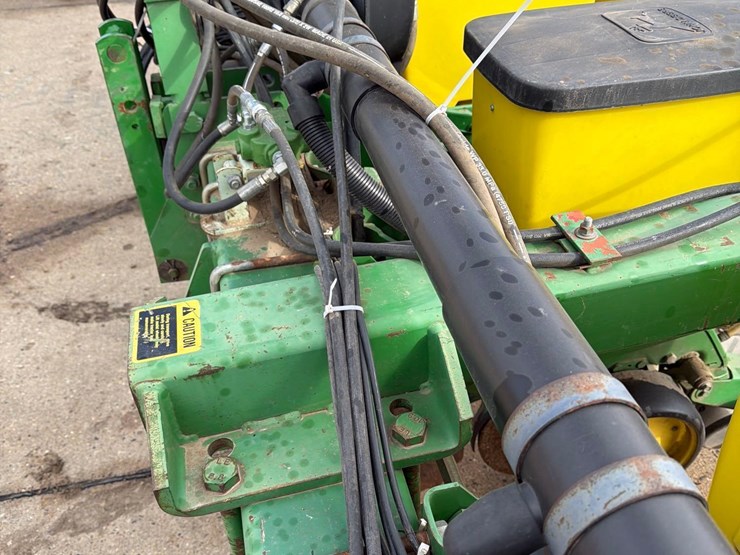 john-deere-7300-image-39