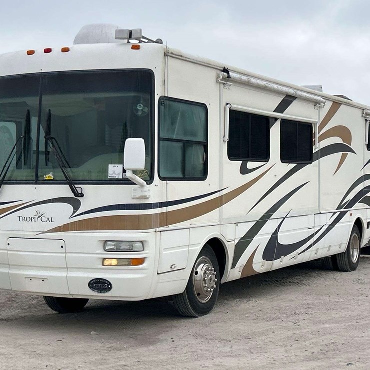 2005 Freightliner Tropi-cal T396 39ft. Class A Motorhome