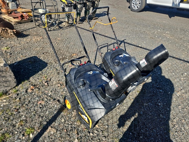 (2)-mccullough-mc621es-snow-throwers-image-3