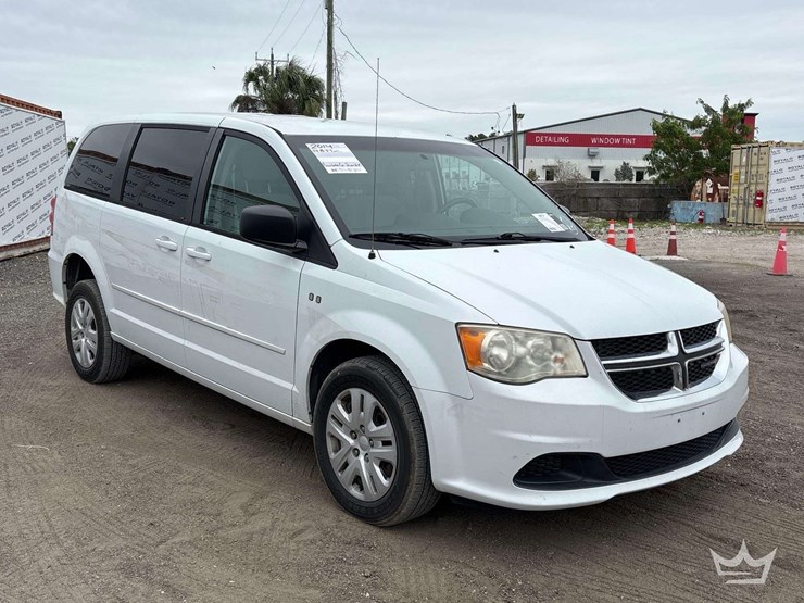2014-dodge-caravan-image-2