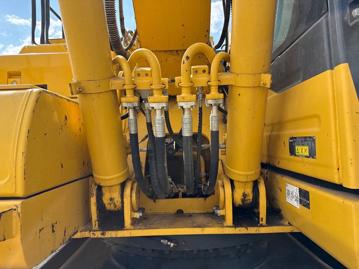 2023-komatsu-pc210-image-27