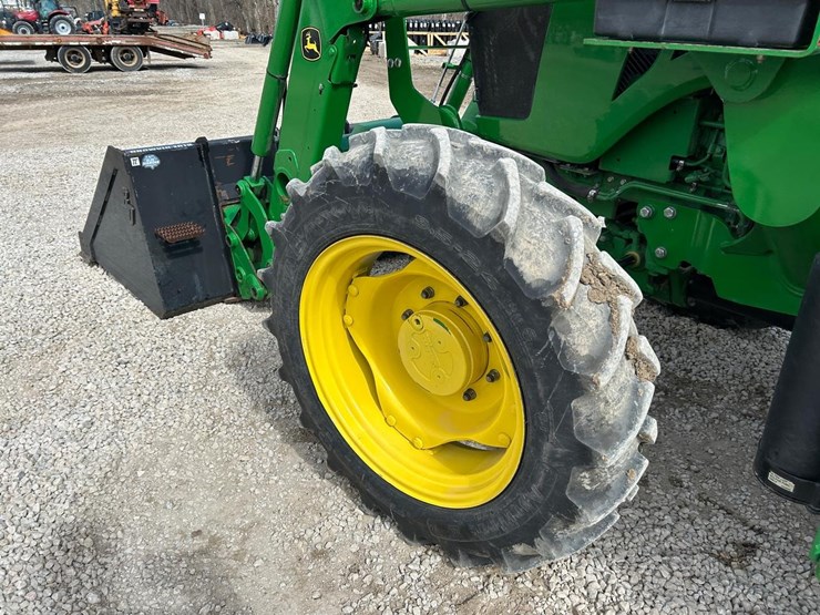 2021-john-deere-5055e-image-18