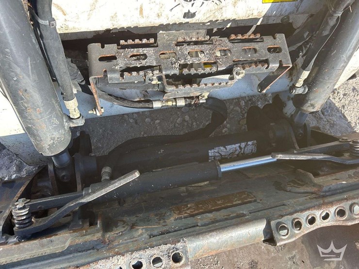 2023-bobcat-t595-image-14