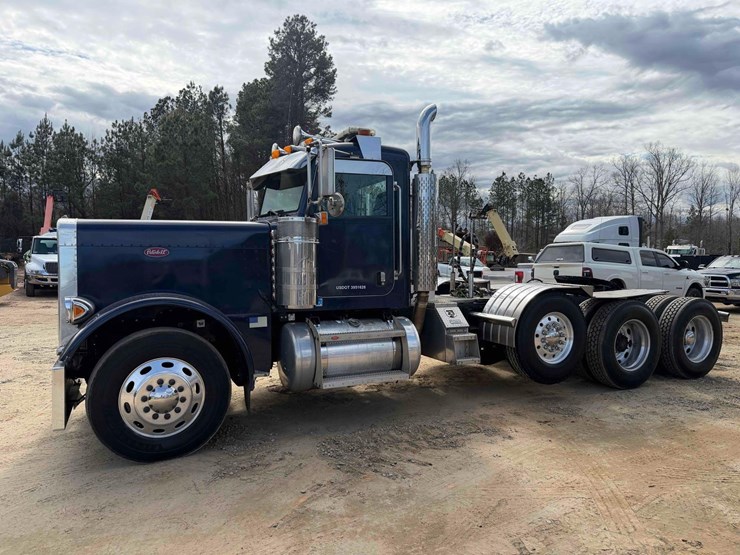 2007-peterbilt-379-image-2
