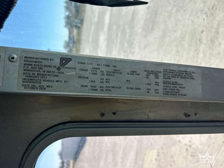 2010-workhorse-w62-image-5