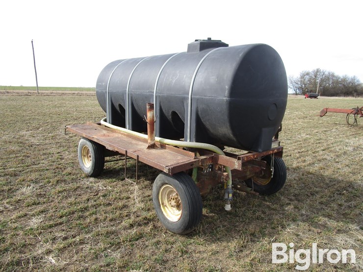 1025-gallon-water-tank-on-trailer-image-7