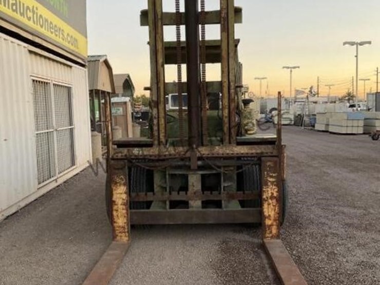 clark-rhy160d-forklift-image-3