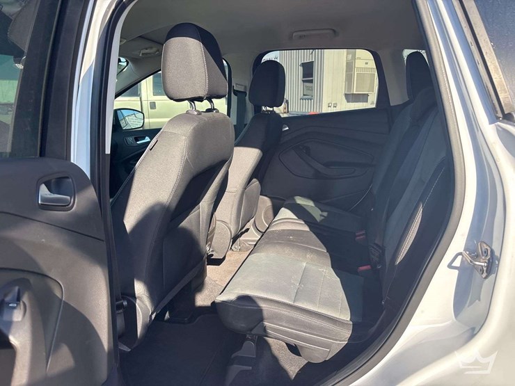 2016-ford-escape-image-19