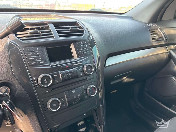 2018-ford-explorer-image-17