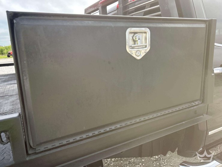 2015-gmc-sierra-3500-image-28