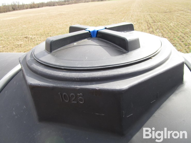 1025-gallon-water-tank-on-trailer-image-11