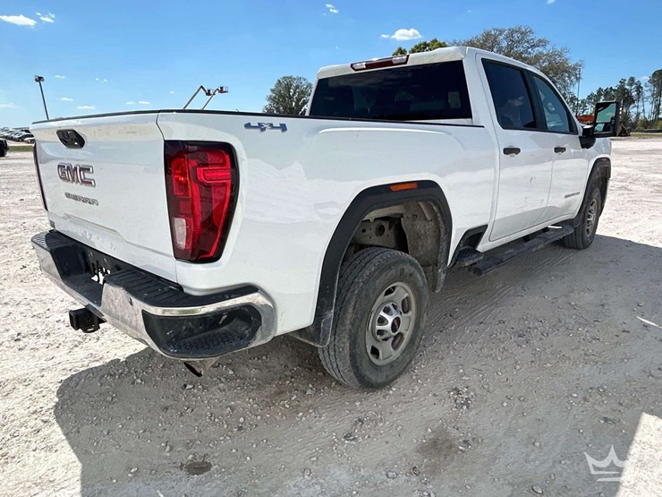 2022-gmc-sierra-2500-image-3