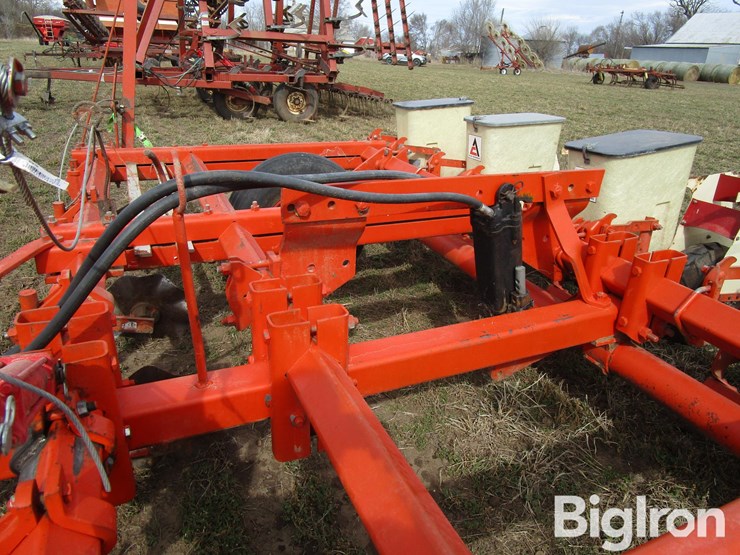 allis-chalmers-6r30-pull-type-planter-image-15