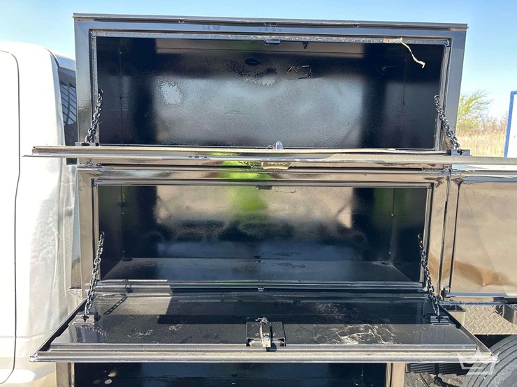 2015-ram-5500-rki-10ft.-utility-flatbed-truck-image-22