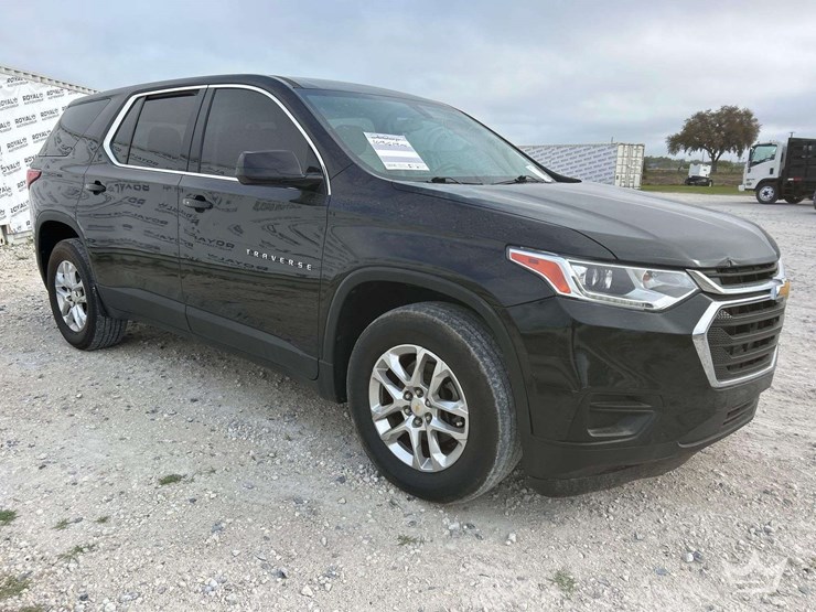 2020-chevrolet-traverse-image-2