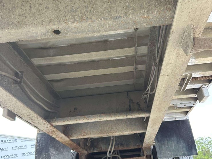 12ft-t/a-utility-trailer-image-9