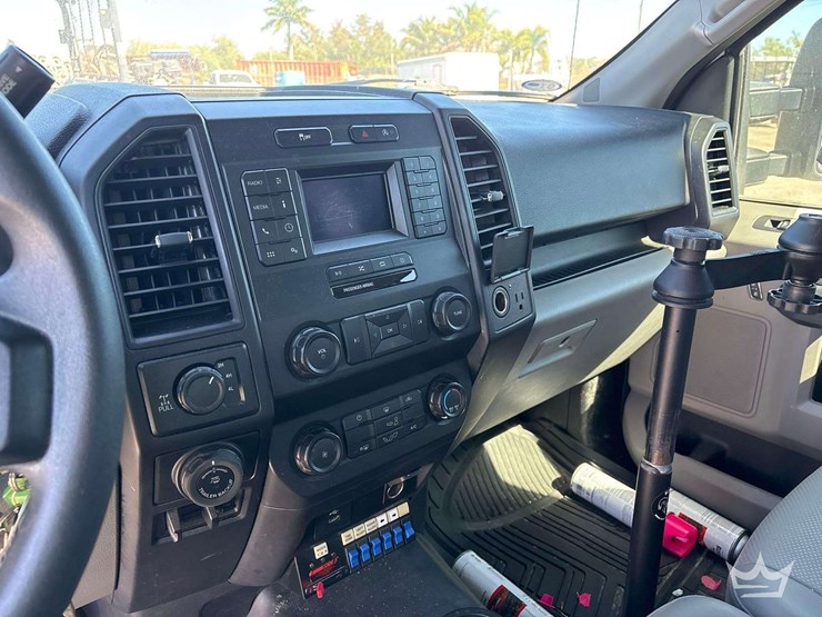 2019-ford-f150-image-21
