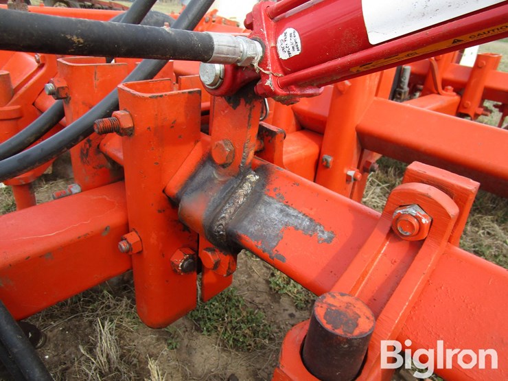 allis-chalmers-6r30-pull-type-planter-image-11