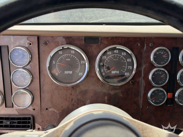 2007-international-9400i-t/a-sleeper-cab-truck-tractor-image-11