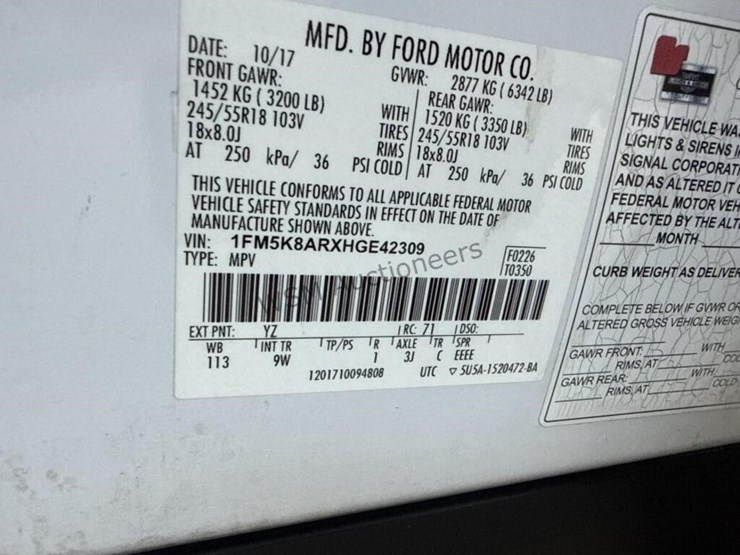 2017-ford-explorer-image-15