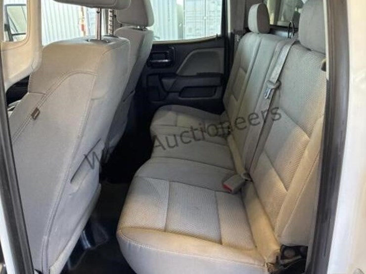 2016-chevrolet-silverado-2500hd-image-26