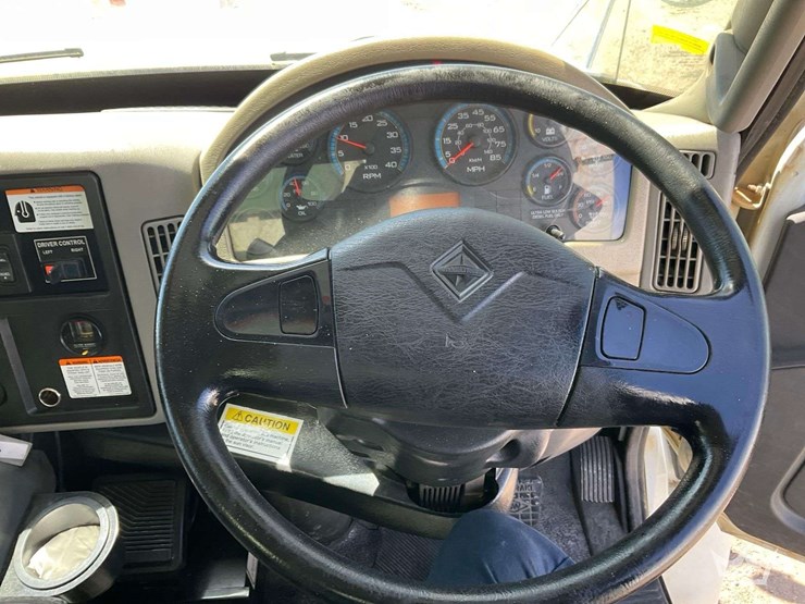 2015-international-durastar-4300-image-24