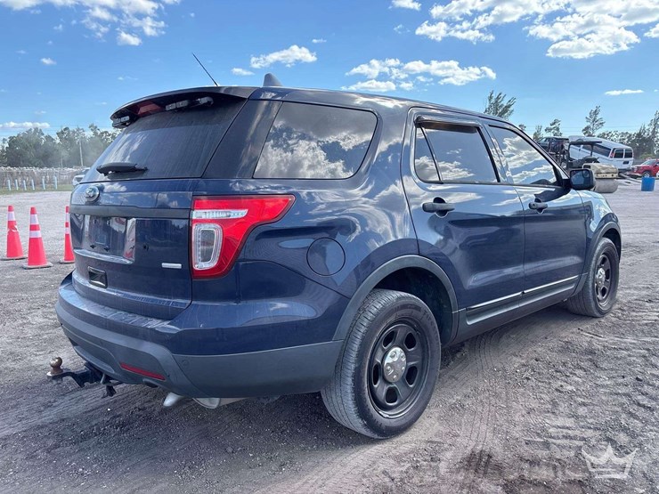 2015-ford-explorer-image-3