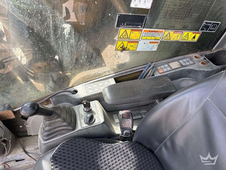 2009-caterpillar-345d-image-16