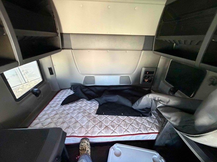 2017-international-prostar-image-19