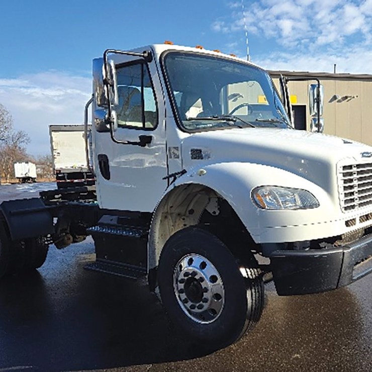 2018 FREIGHTLINER M2
