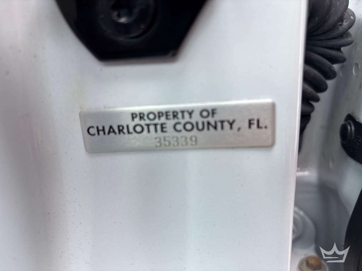 2016-ford-explorer-image-21