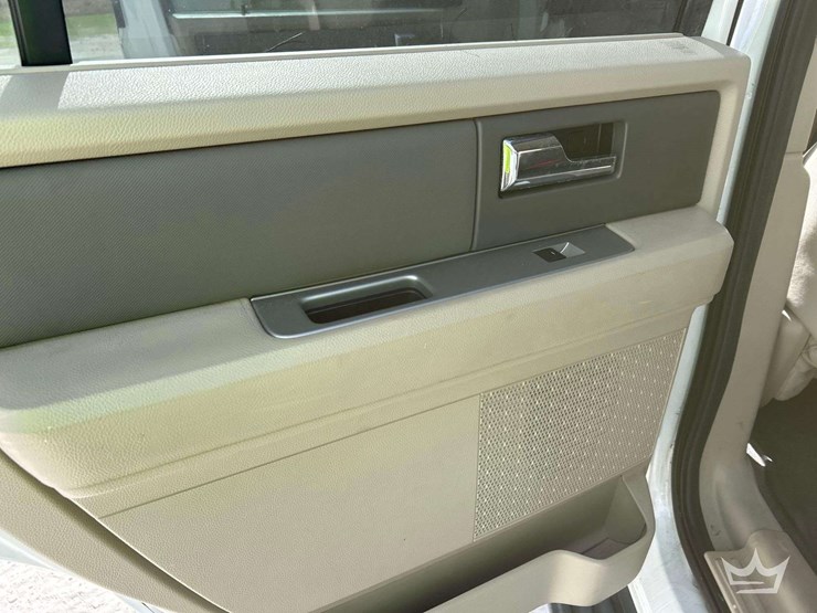 2014-ford-expedition-image-22