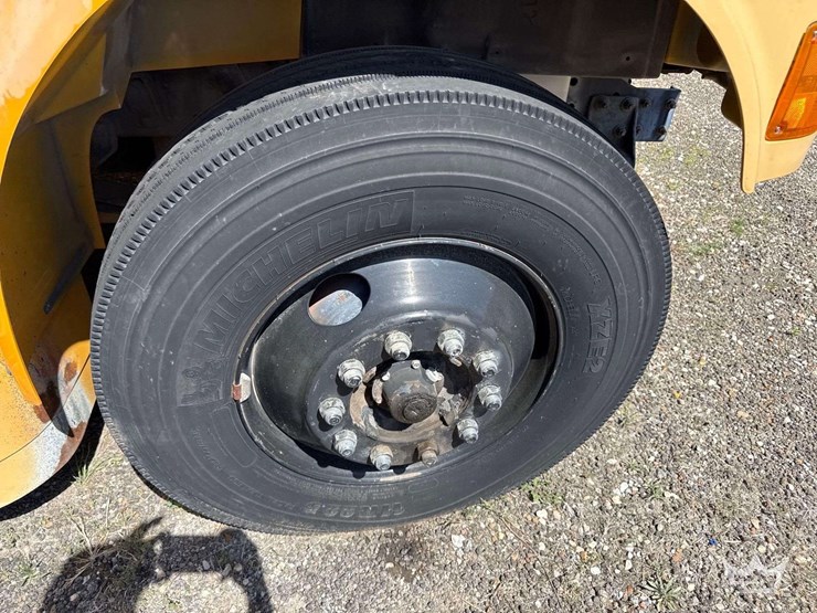 2001-international-2001-image-23