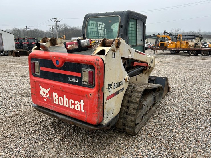 2016-bobcat-t550-image-4