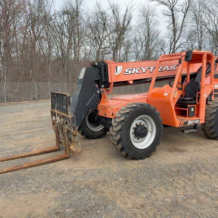 2018 SKY TRAK 8042