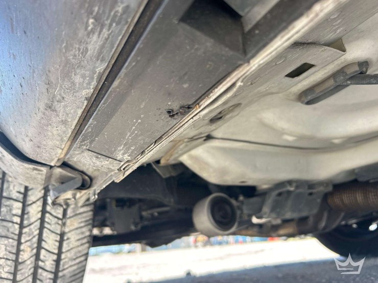 2019-ford-explorer-image-18