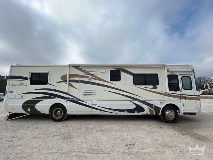 2005-freightliner-tropi-cal-t396-39ft.-class-a-motorhome-image-67