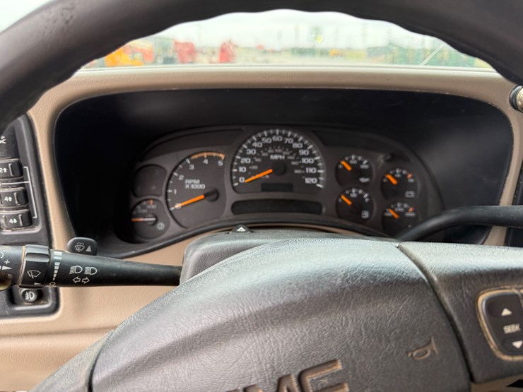 2005-gmc-2500-image-61